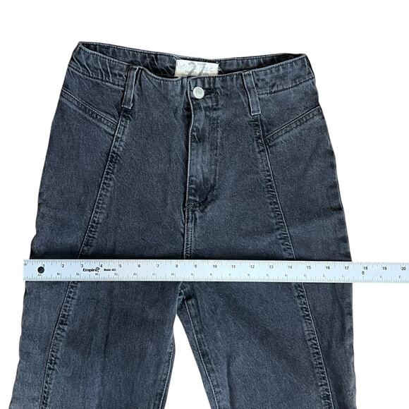Free People We The Free Women’s Sz 27 High Rise Flare Jeans Black Gray Denim - Picture 13 of 15